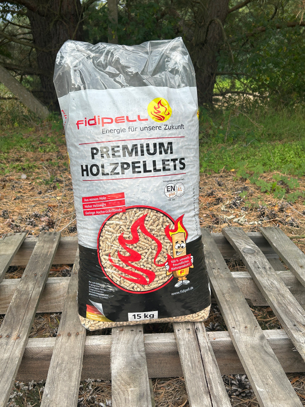 Fidipell Holzpellets auf einer Palette